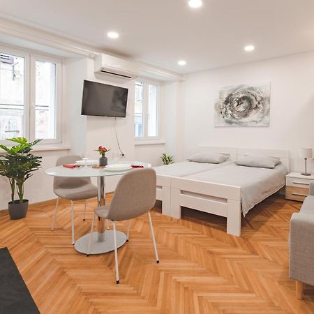 Studio Apartment In The Heart Of Magic Piran Exterior photo